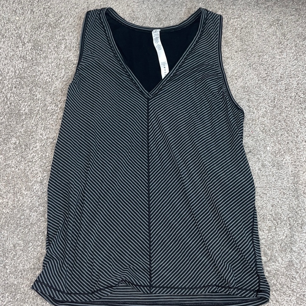 lululemon tank!!